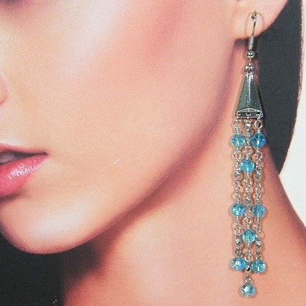 Lange oorhanger met Bermuda blauwe Swarovski kristallen