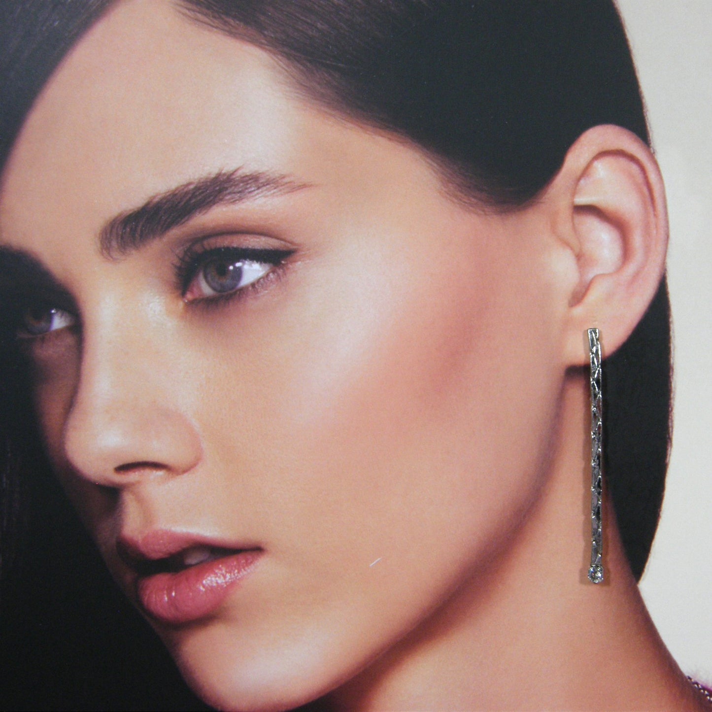 Lange oorhanger met cobra ketting en strass kristallen