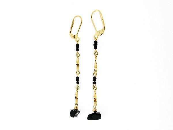 Lange oorhanger met kleine onyx edelsteentjes