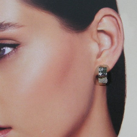 Zilveren creolen met zirconia steentjes